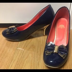 Navy pump with gold accents and bow, 41/(9-9.5)